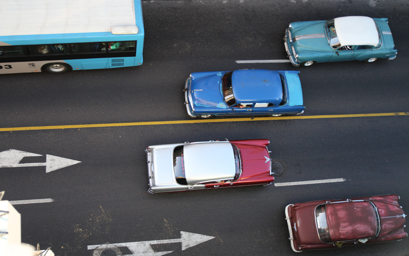Havanna: Sehr klassischer Verkehr von oben betrachtet.